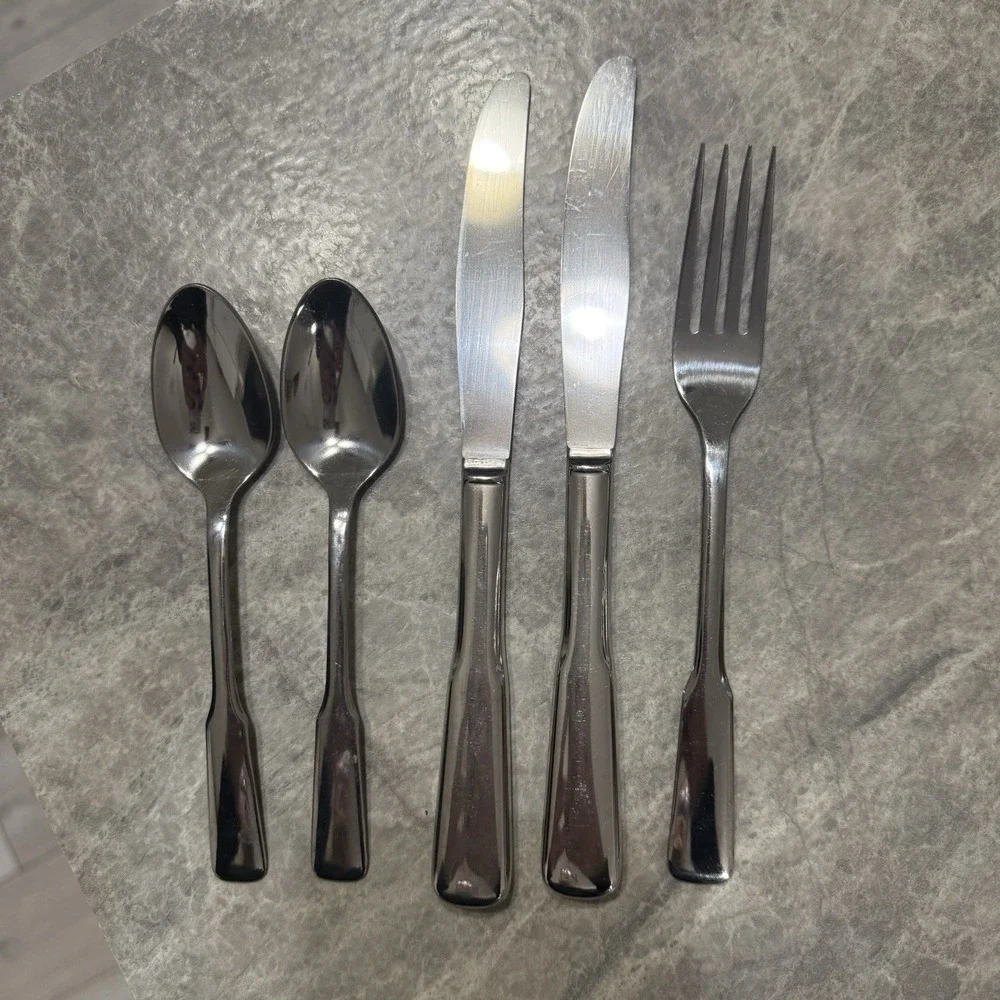 4ps SSS Oneida Stainless MINUTE MAN/COLONIAL BOSTON Spoons Knife Forks Service